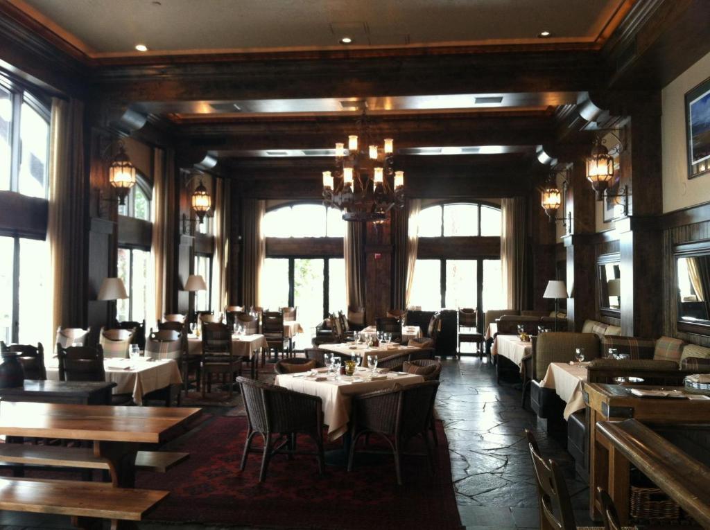 West Shore Cafe And Inn Homewood ภายนอก รูปภาพ
