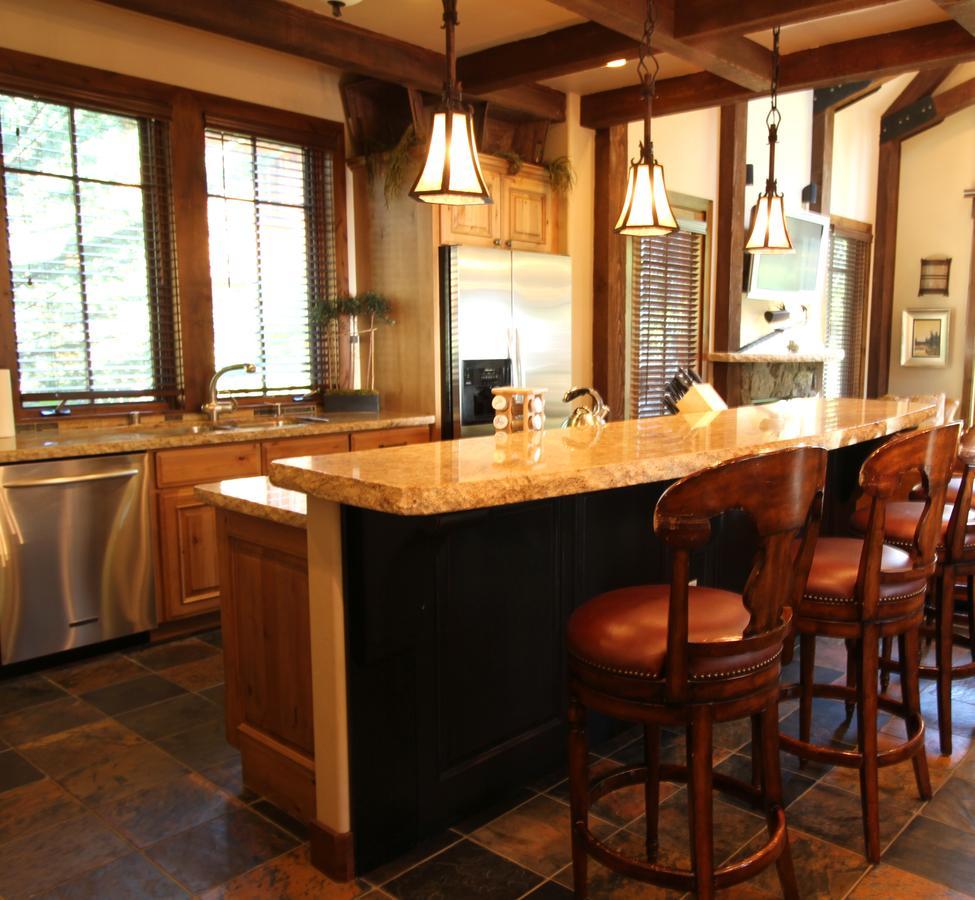 West Shore Cafe And Inn Homewood ภายนอก รูปภาพ